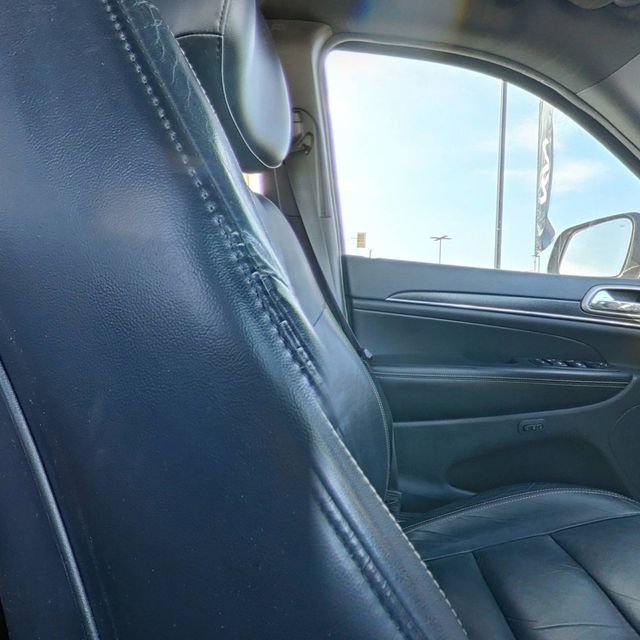 Used 2015 Jeep Grand Cherokee Limited w/ Trailer Tow Group IV image 29