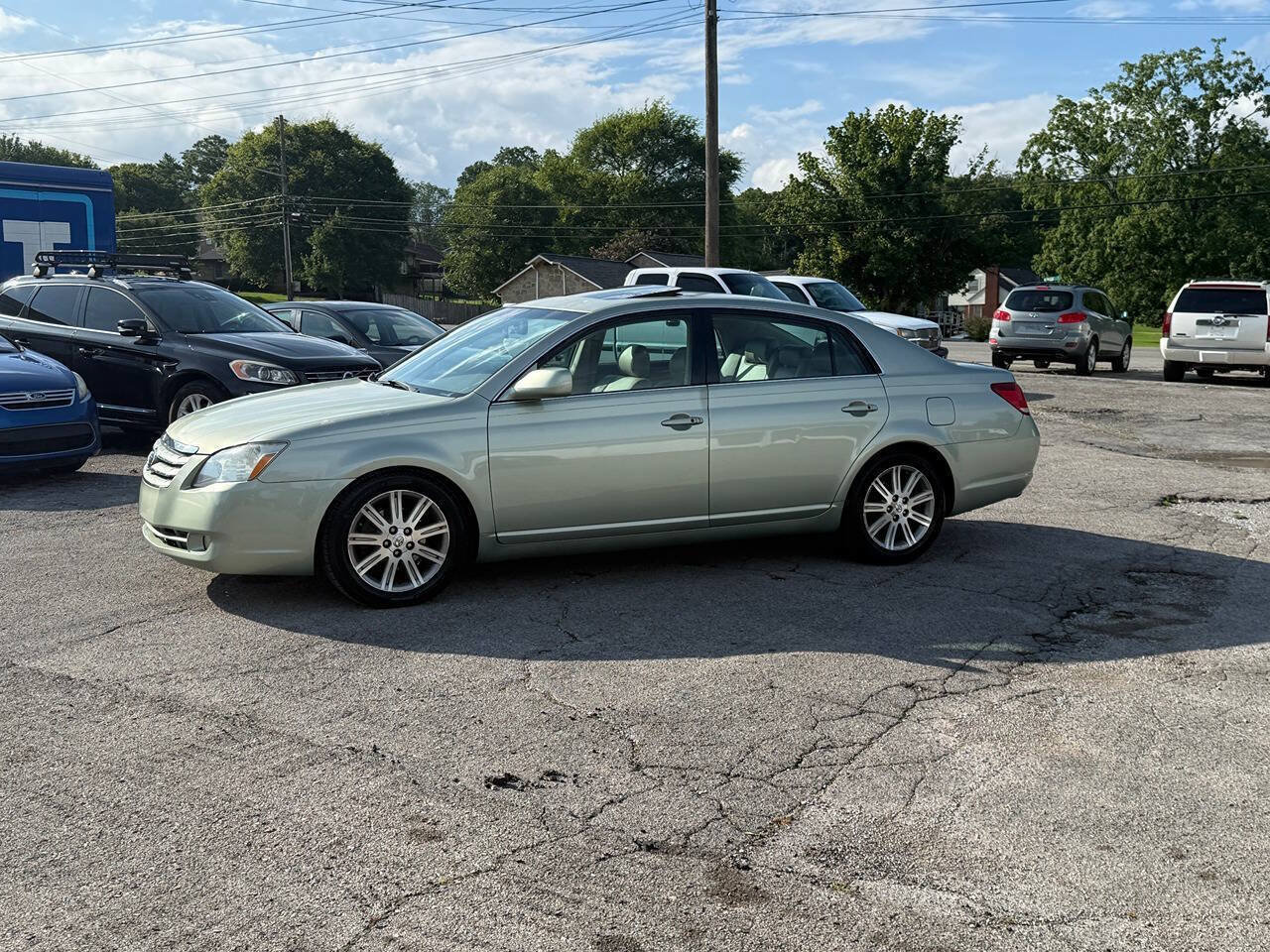 Used 2005 Toyota Avalon Limited FWD image 4