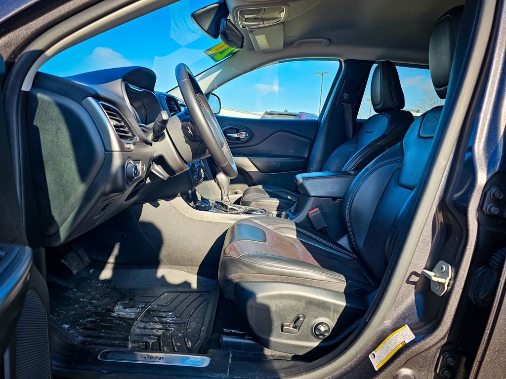 Used 2020 Jeep Cherokee Limited image 12