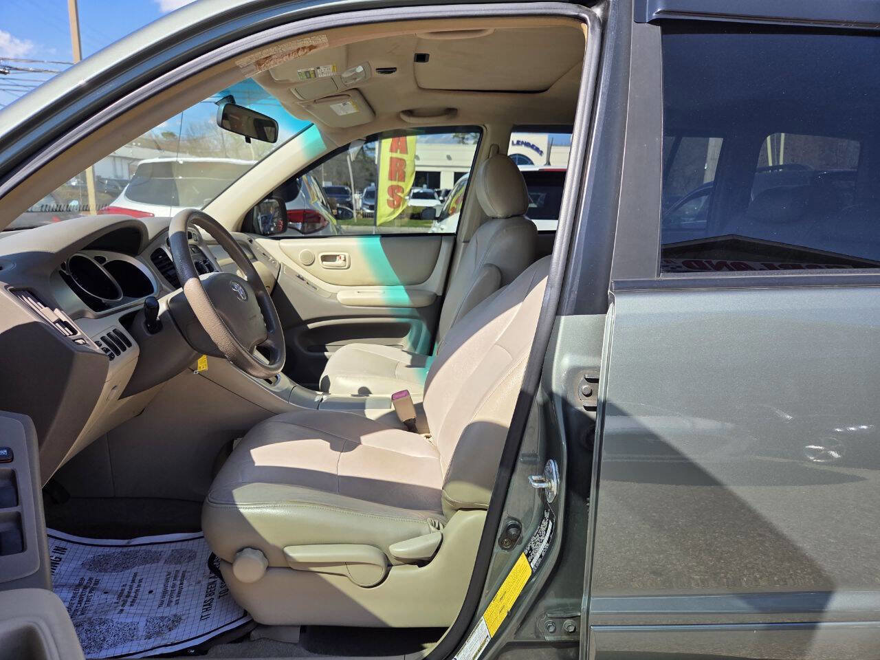 Used 2004 Toyota Highlander 2WD image 14