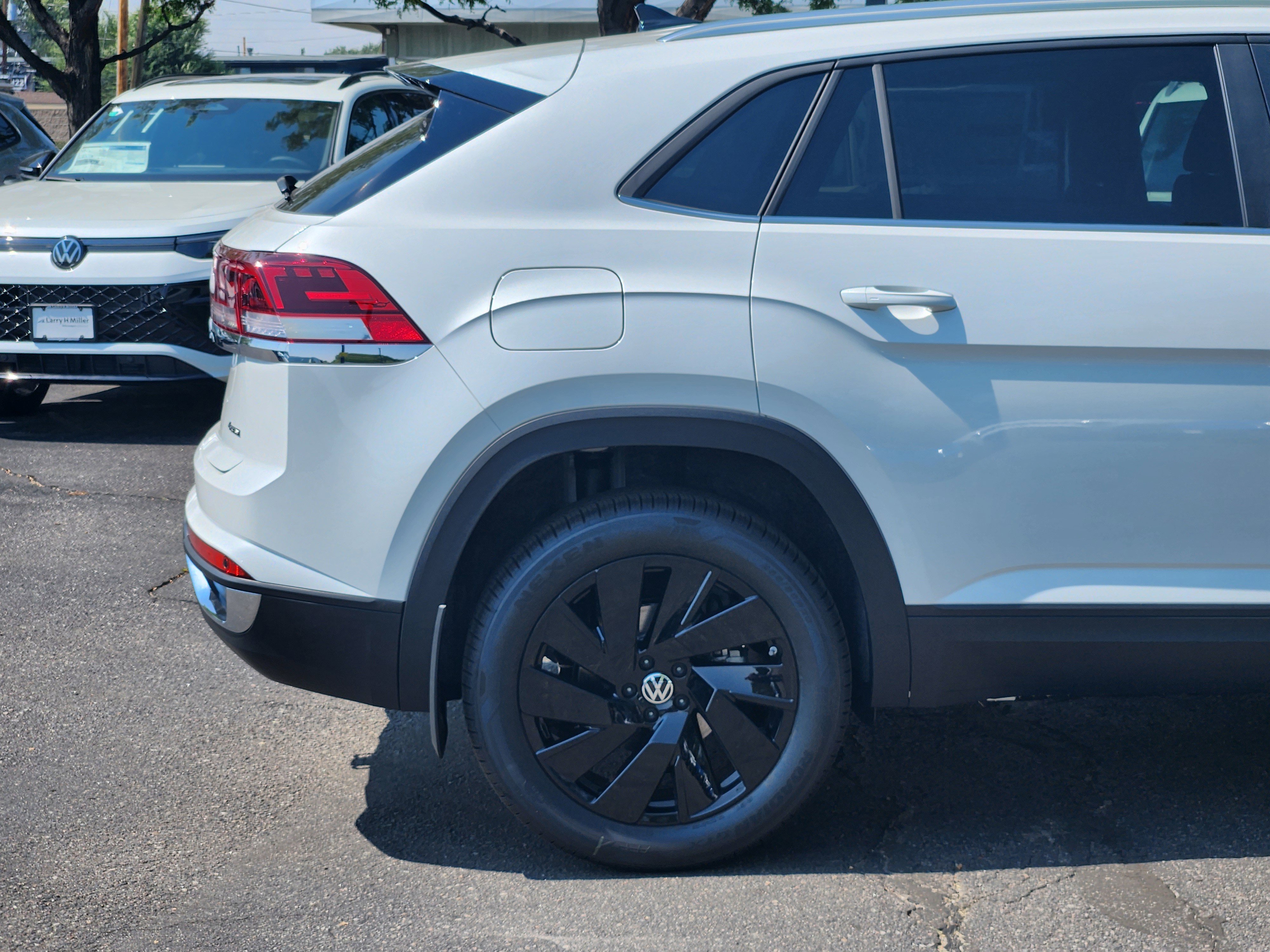 New 2026 Volkswagen Atlas Cross Sport SE image 5