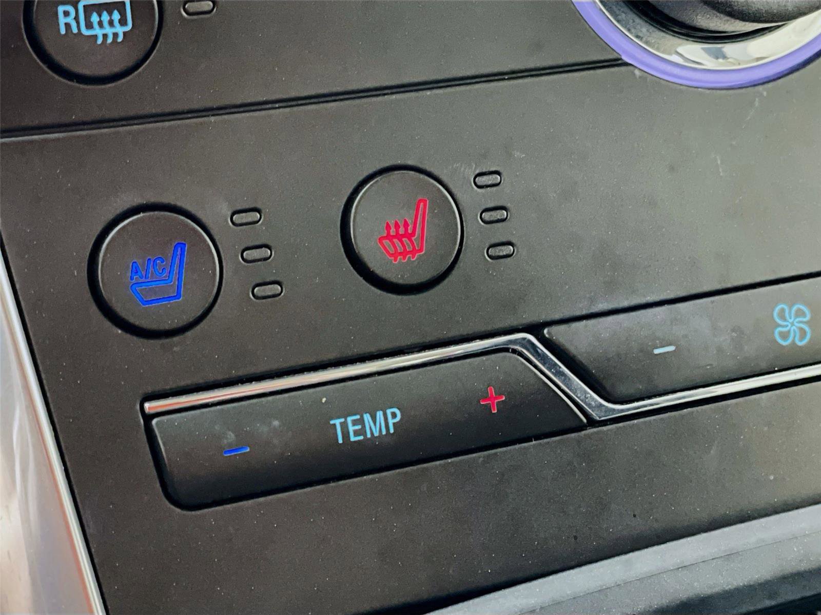 Used 2015 Ford Edge Titanium w/ Equipment Group 302A image 25