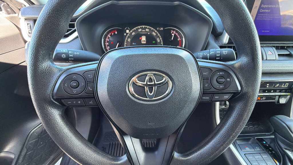 Certified 2025 Toyota RAV4 XLE AWD/4WD image 18
