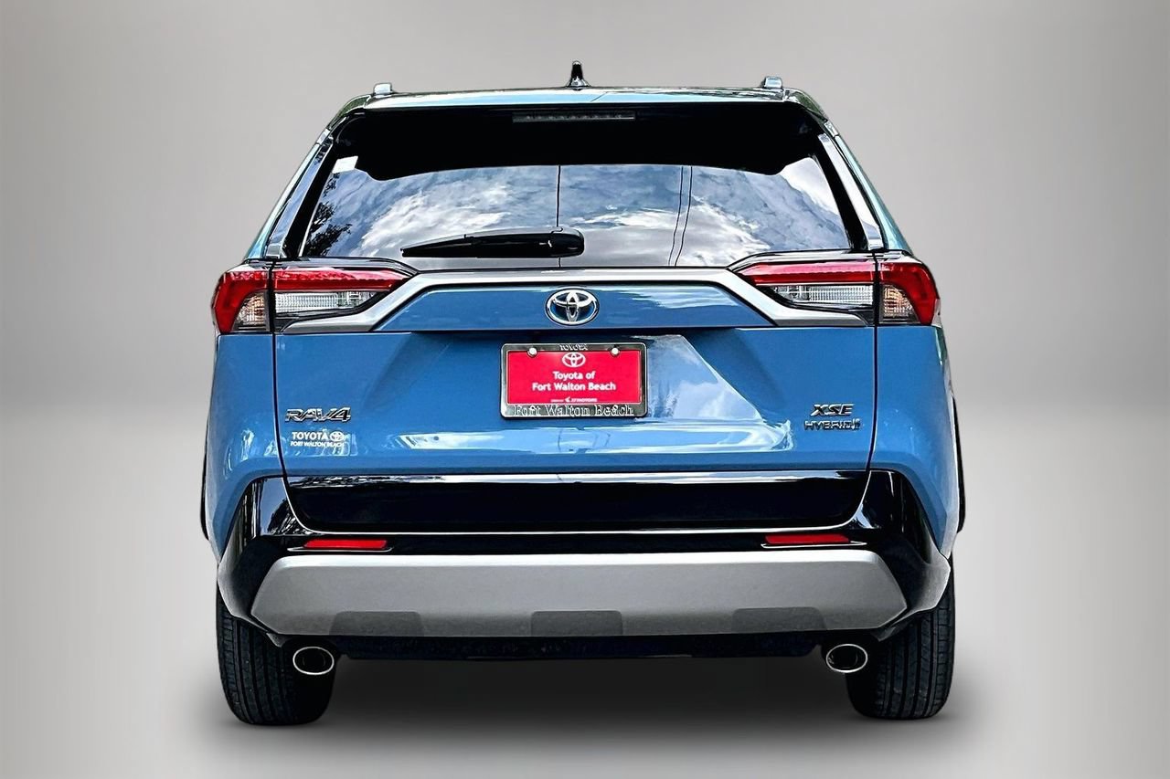 Used 2023 Toyota RAV4 XSE AWD/4WD image 6