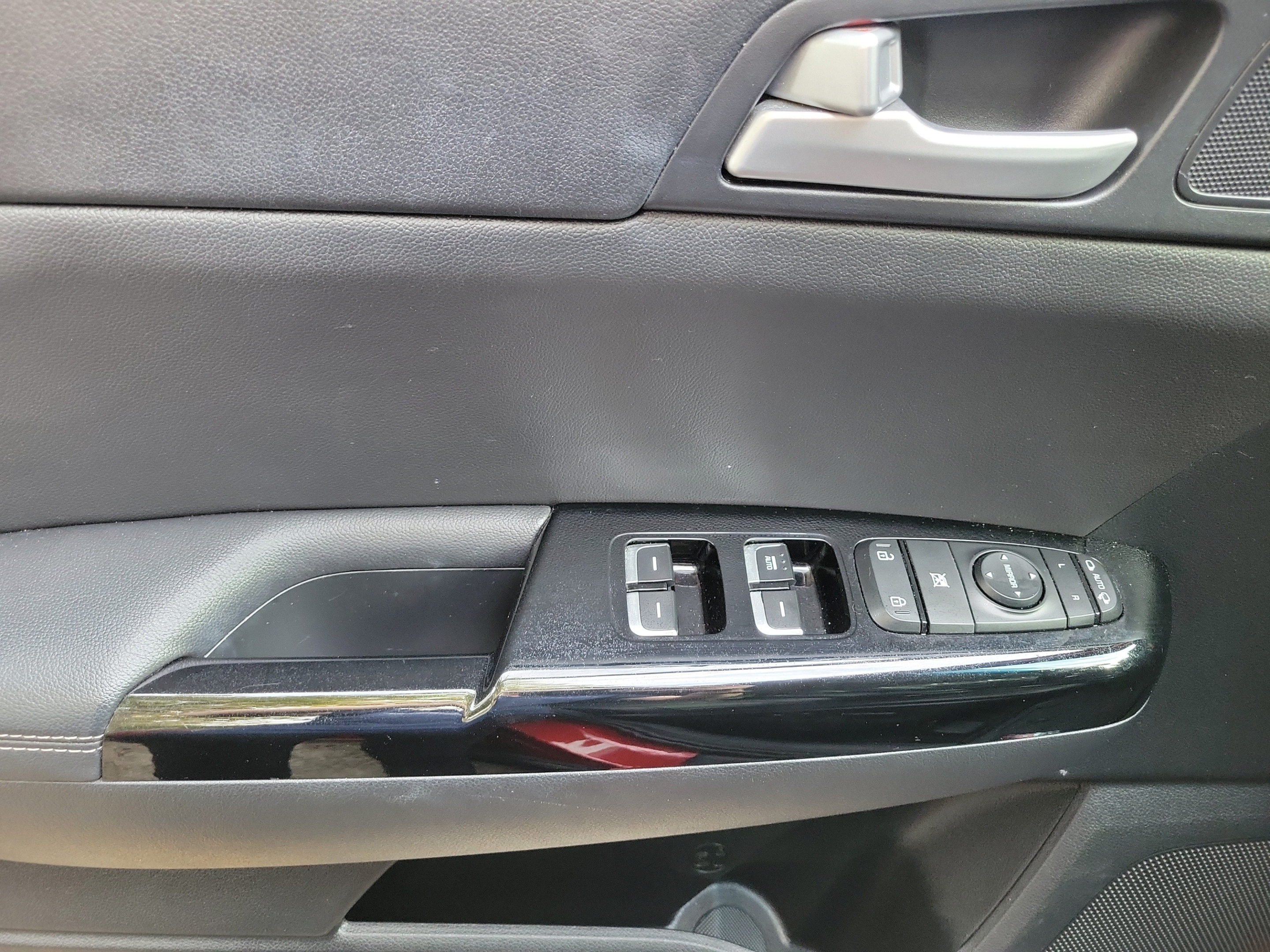 Used 2022 Kia Sportage EX FWD image 12