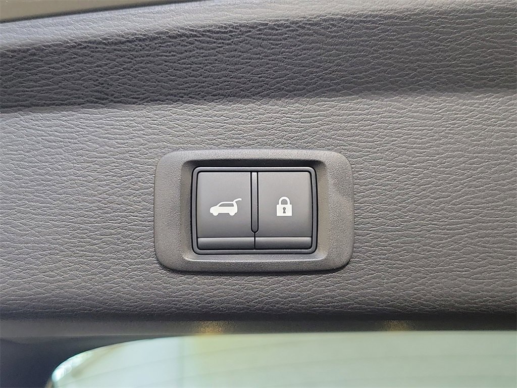 New 2025 Mitsubishi Outlander SE image 8
