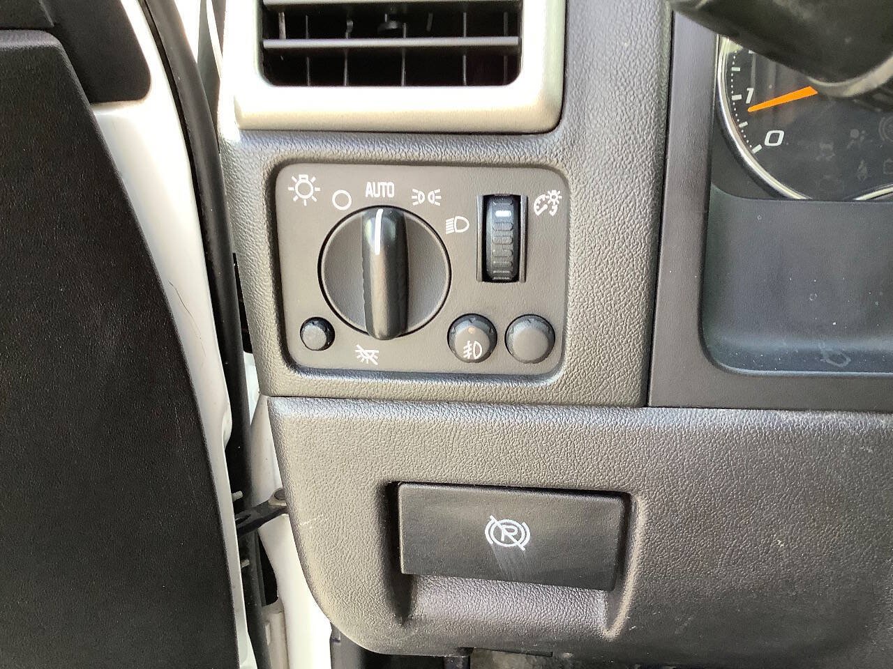 Used 2011 GMC Canyon SLE AWD/4WD image 44
