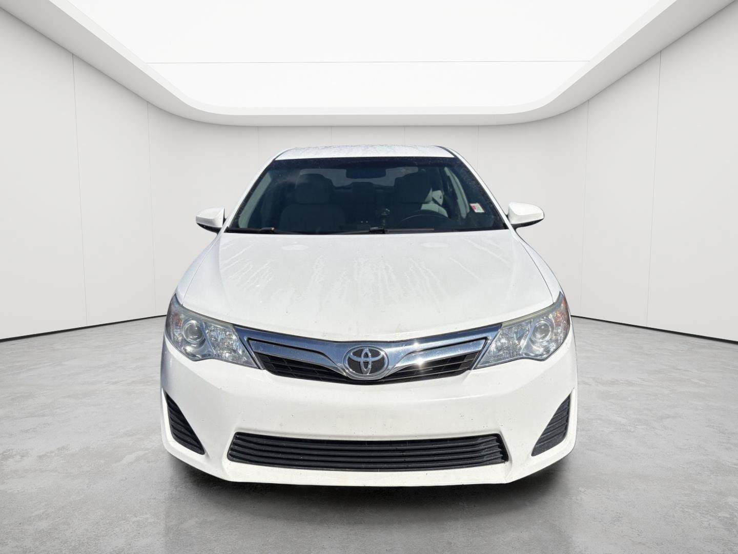 Used 2012 Toyota Camry LE FWD image 2