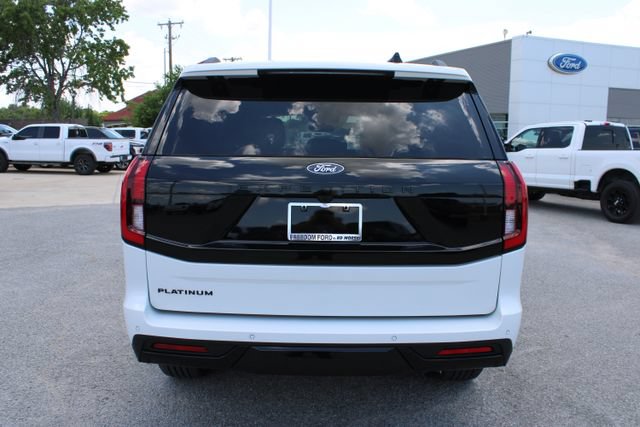 New 2027 Ford Expedition Platinum w/ Stealth Performance Package AWD/4WD image 4