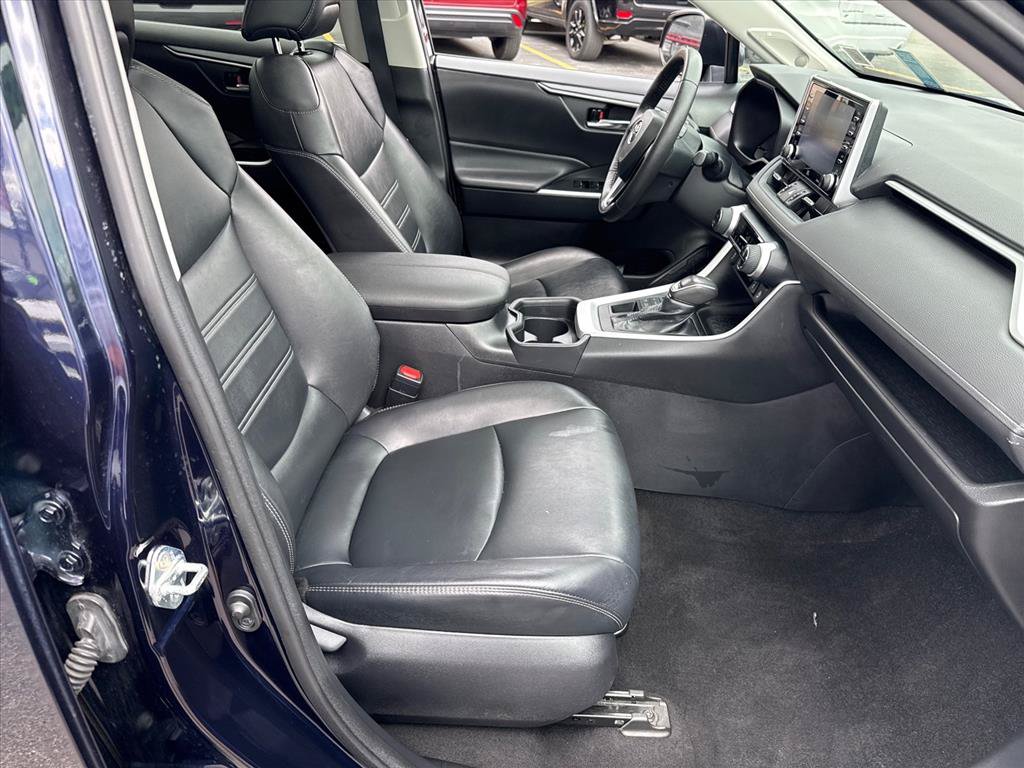 Used 2020 Toyota RAV4 XLE Premium AWD/4WD image 25