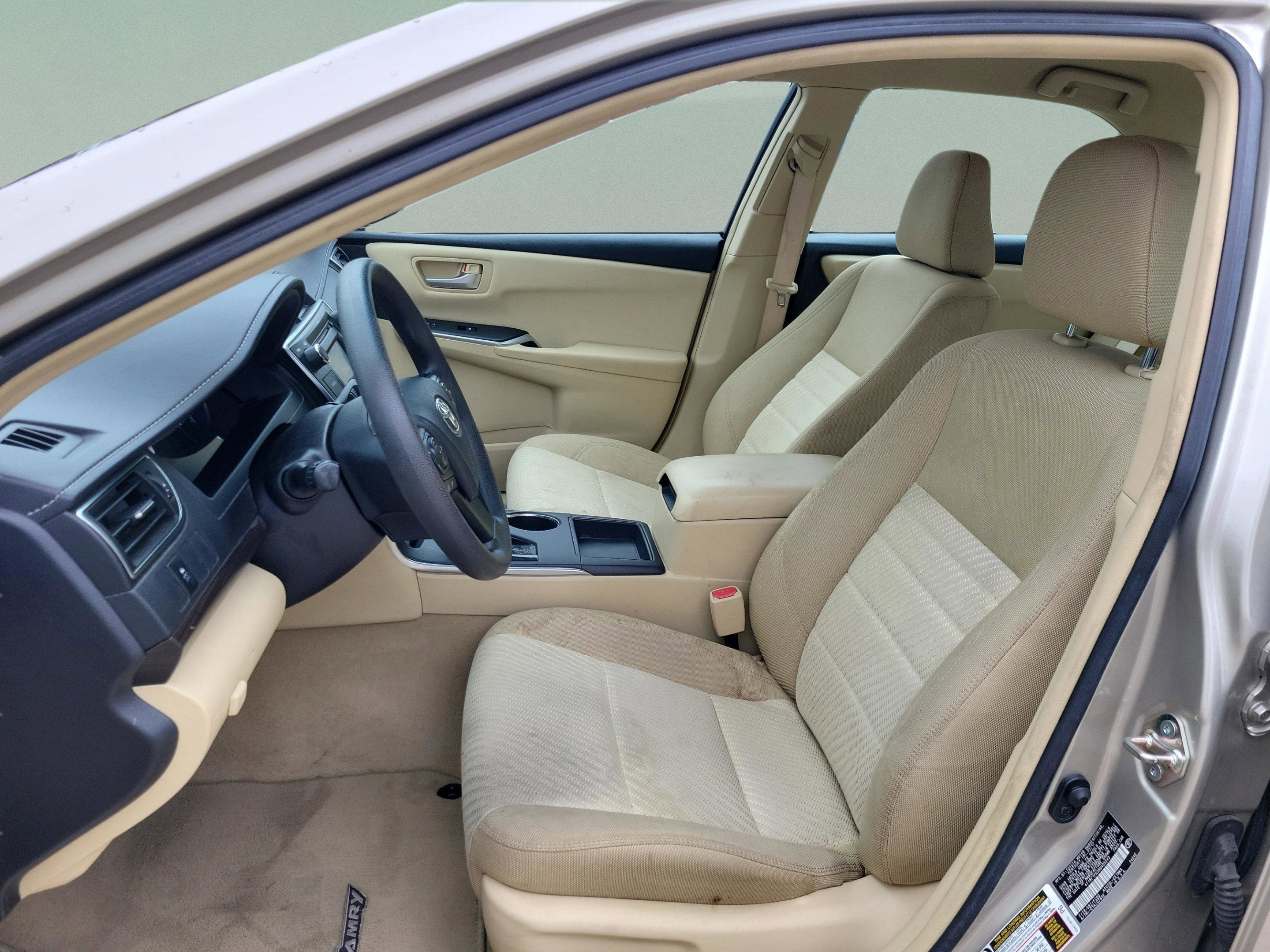 Used 2017 Toyota Camry LE FWD image 25