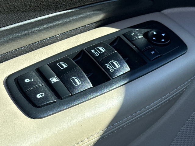 Used 2018 Dodge Durango Citadel w/ Technology Group AWD/4WD image 22