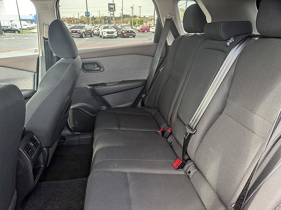 Used 2023 Nissan Rogue S image 23