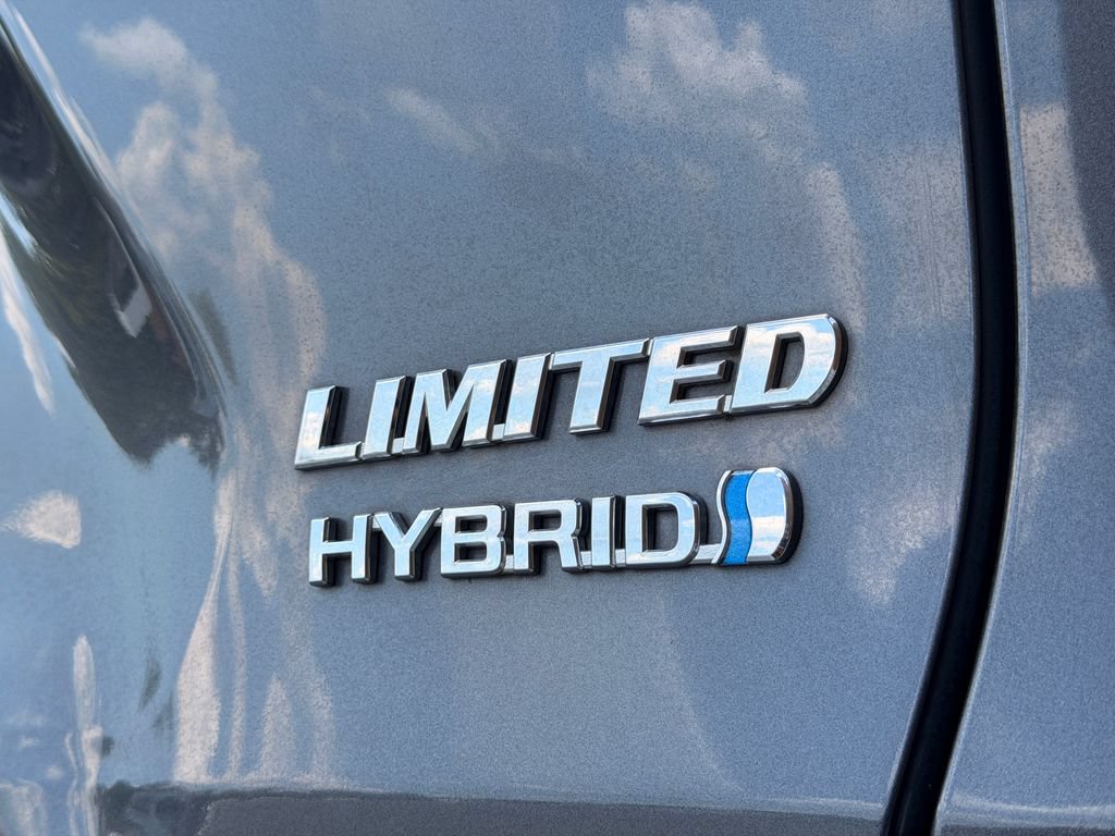 Used 2022 Toyota RAV4 Limited AWD/4WD image 16