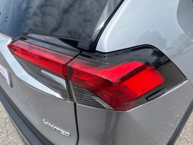 Used 2020 Toyota RAV4 Limited FWD image 9