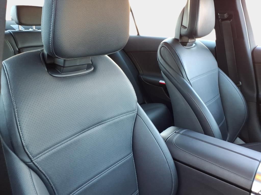 Used 2022 Mercedes-Benz C 300 4MATIC Sedan w/ Exclusive Trim Package image 17