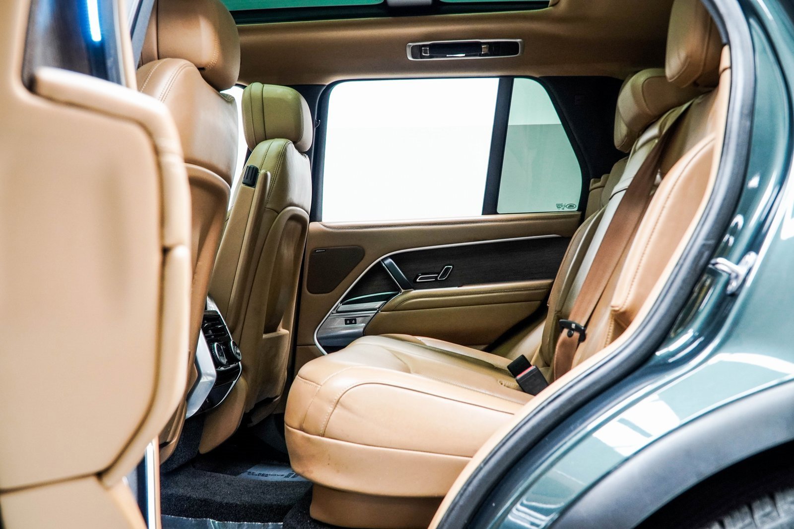 Used 2023 Land Rover Range Rover SE image 37