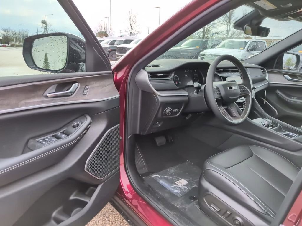 New 2026 Jeep Grand Cherokee L Limited AWD/4WD image 19