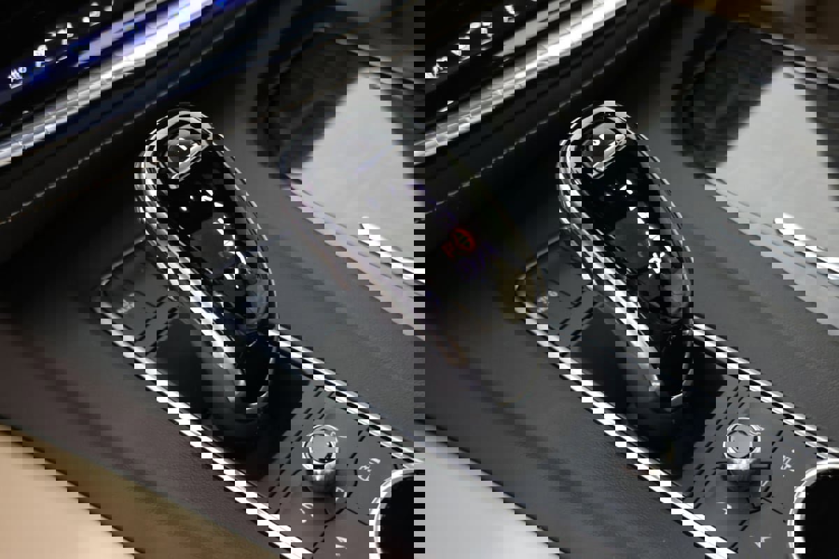 Used 2022 Cadillac Escalade ESV Premium Luxury w/ Performance Package image 6