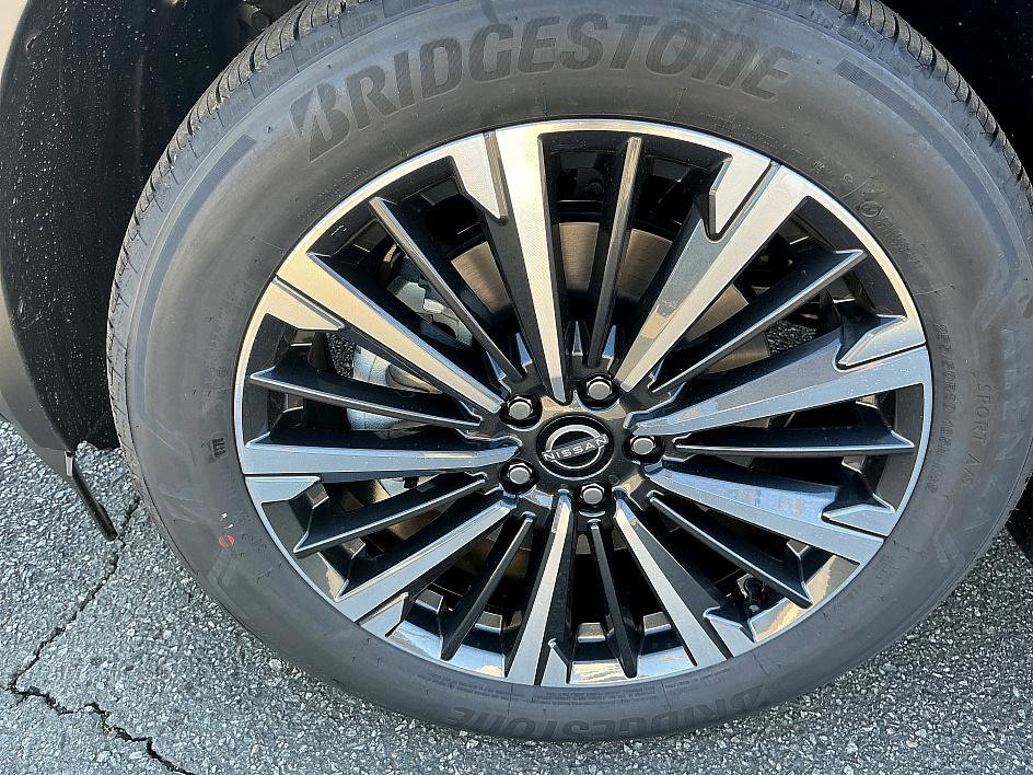 New 2026 Nissan Pathfinder Platinum image 9