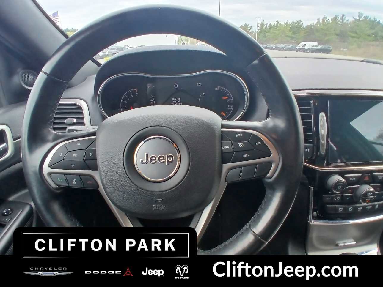 Used 2020 Jeep Grand Cherokee Altitude AWD/4WD image 20