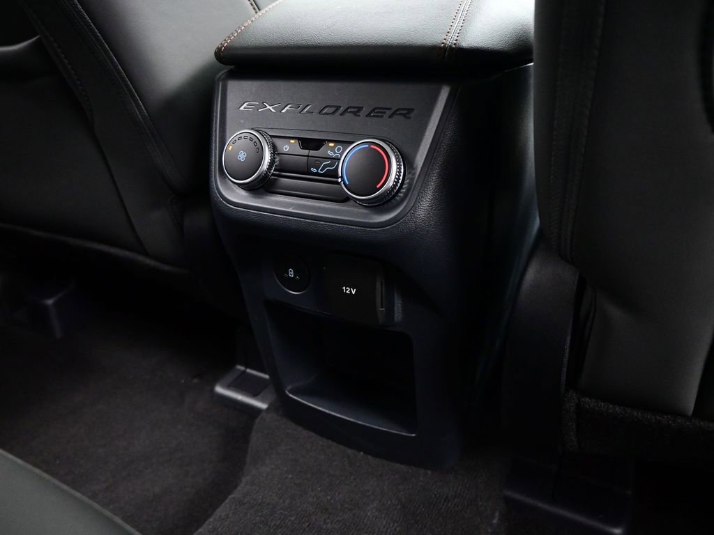 Used 2025 Ford Explorer Active w/ Active Comfort Package image 38