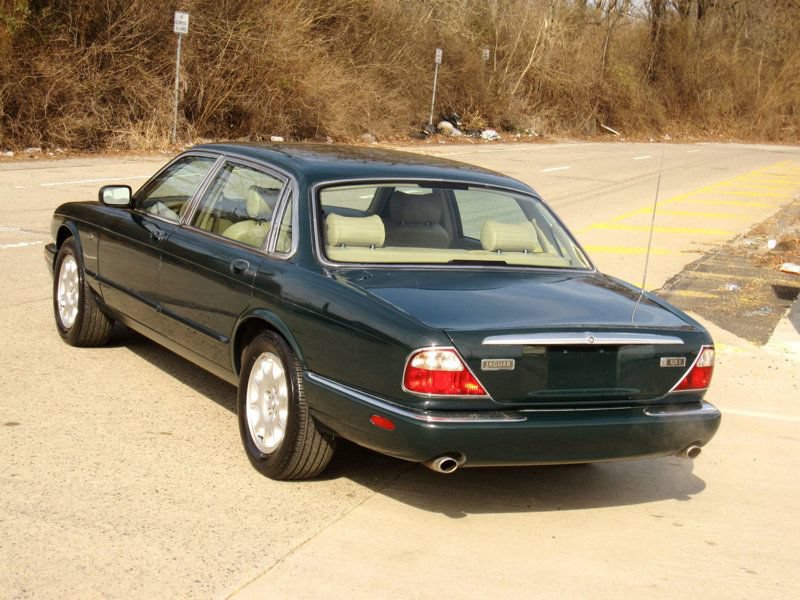 Used 2000 Jaguar XJ8 RWD image 13