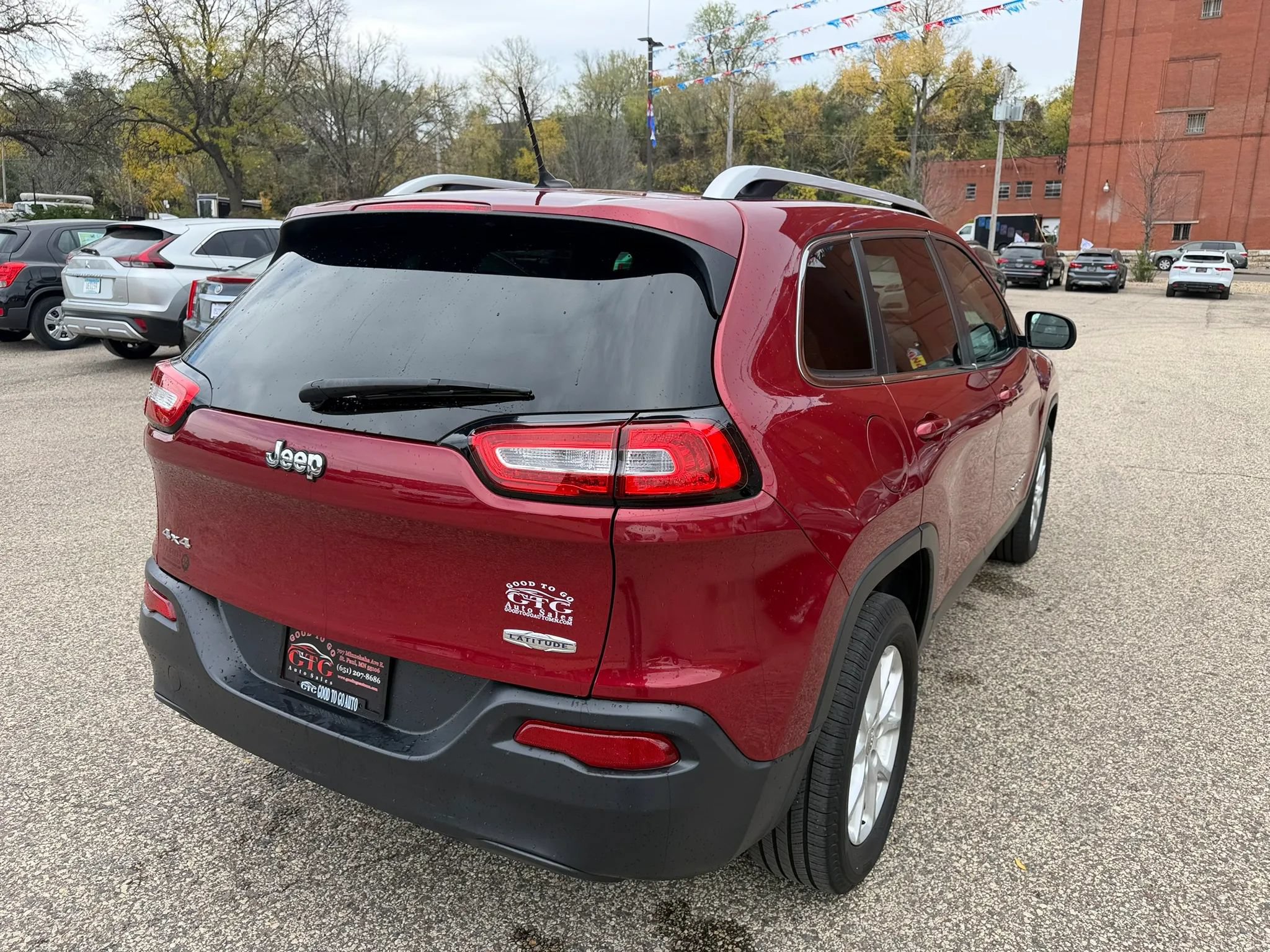 Used 2014 Jeep Cherokee Latitude AWD/4WD image 6