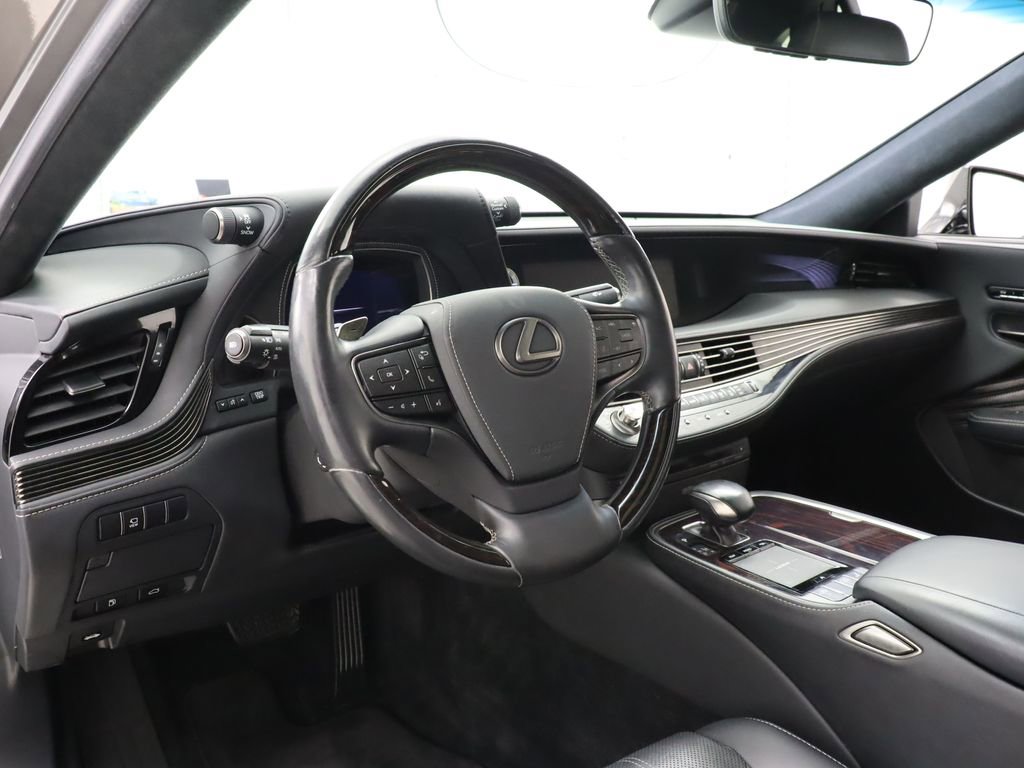 Used 2019 Lexus LS 500 w/ Interior Upgrade Package RWD image 17