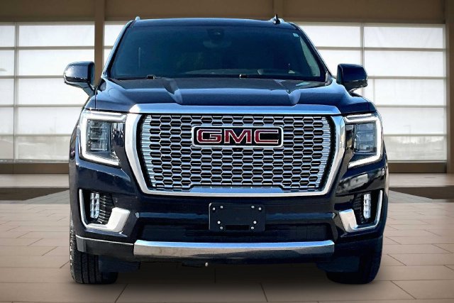 Used 2021 GMC Yukon Denali w/ Denali Premium Package AWD/4WD image 3