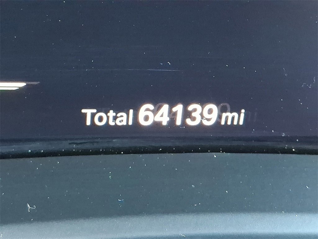 Used 2020 BMW X6 xDrive40i w/ Executive Package image 23