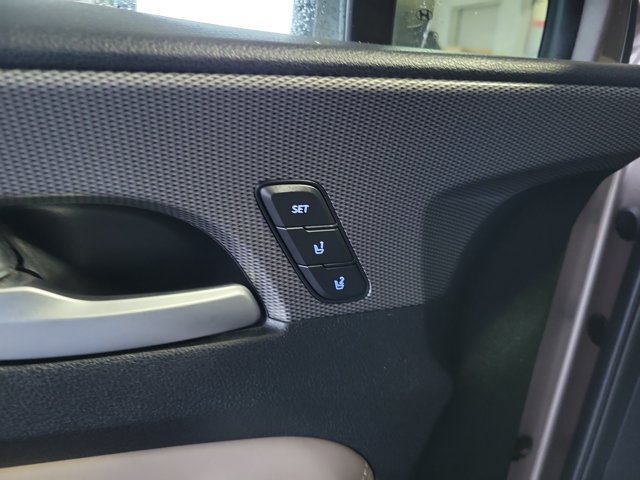 Used 2019 Hyundai Santa Fe w/ Ultimate Package FWD image 20