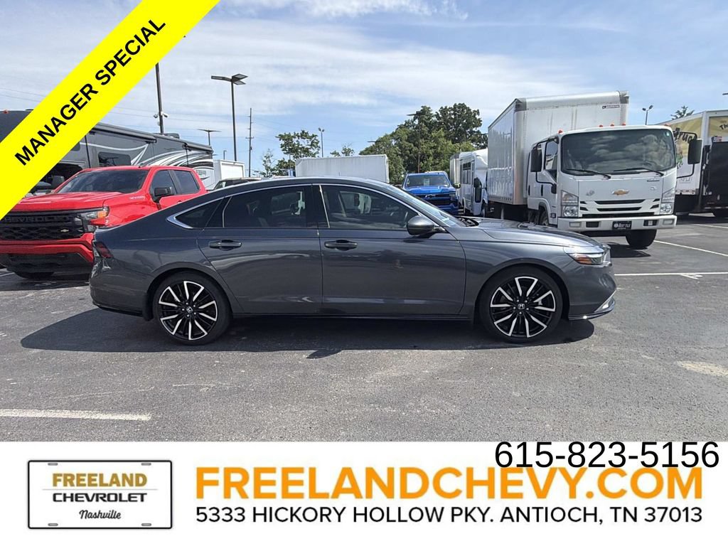 Used 2025 Honda Accord Touring image 2