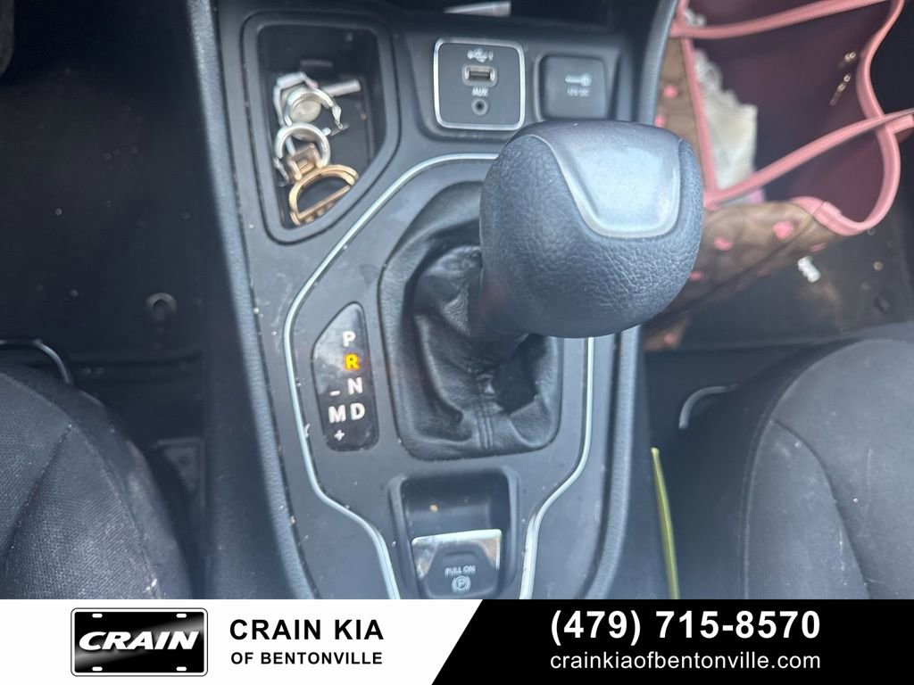 Used 2019 Jeep Cherokee Latitude w/ Popular Appearance Group FWD image 26