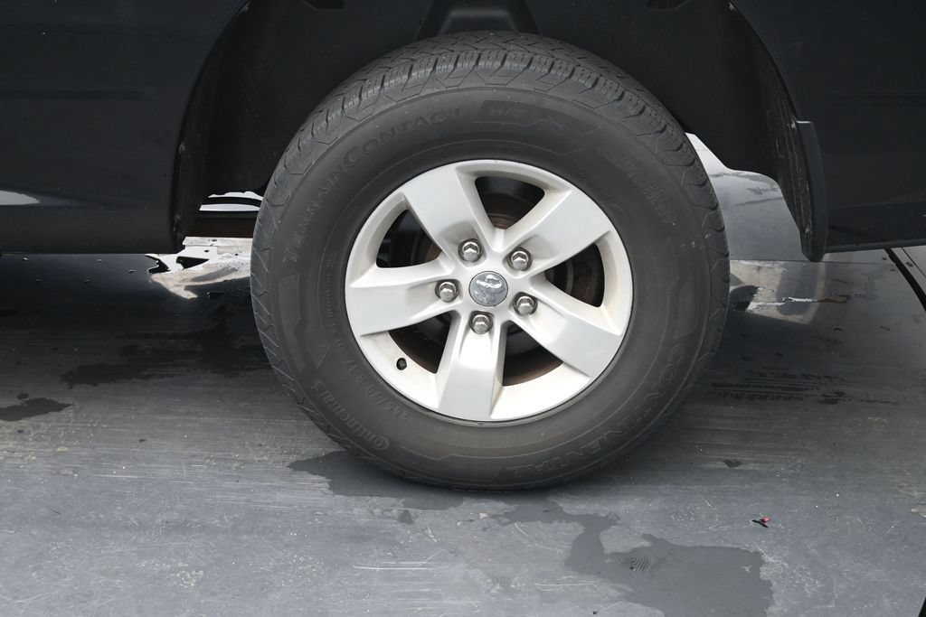 Used 2018 RAM 1500 Classic SLT AWD/4WD image 12
