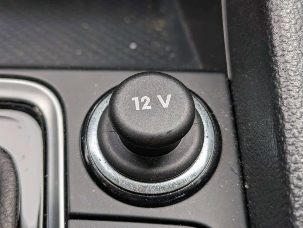Used 2019 Volkswagen Jetta SE FWD image 28