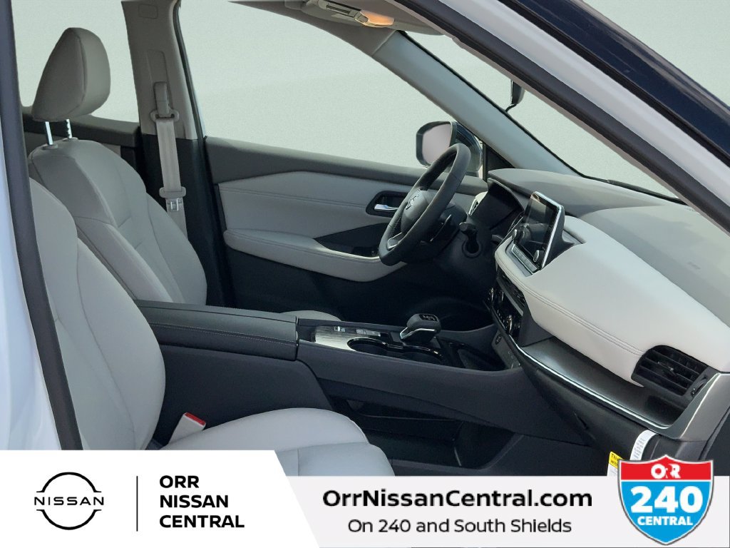 New 2027 Nissan Rogue Dark Armor FWD image 11