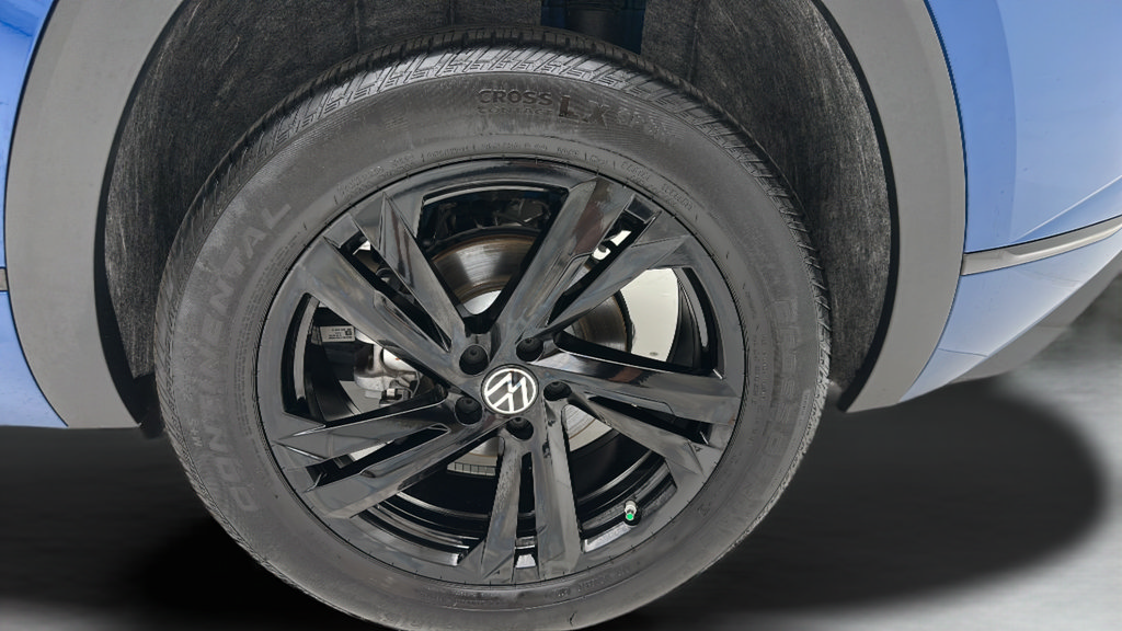Used 2025 Volkswagen Atlas Cross Sport SEL R-Line AWD/4WD image 9