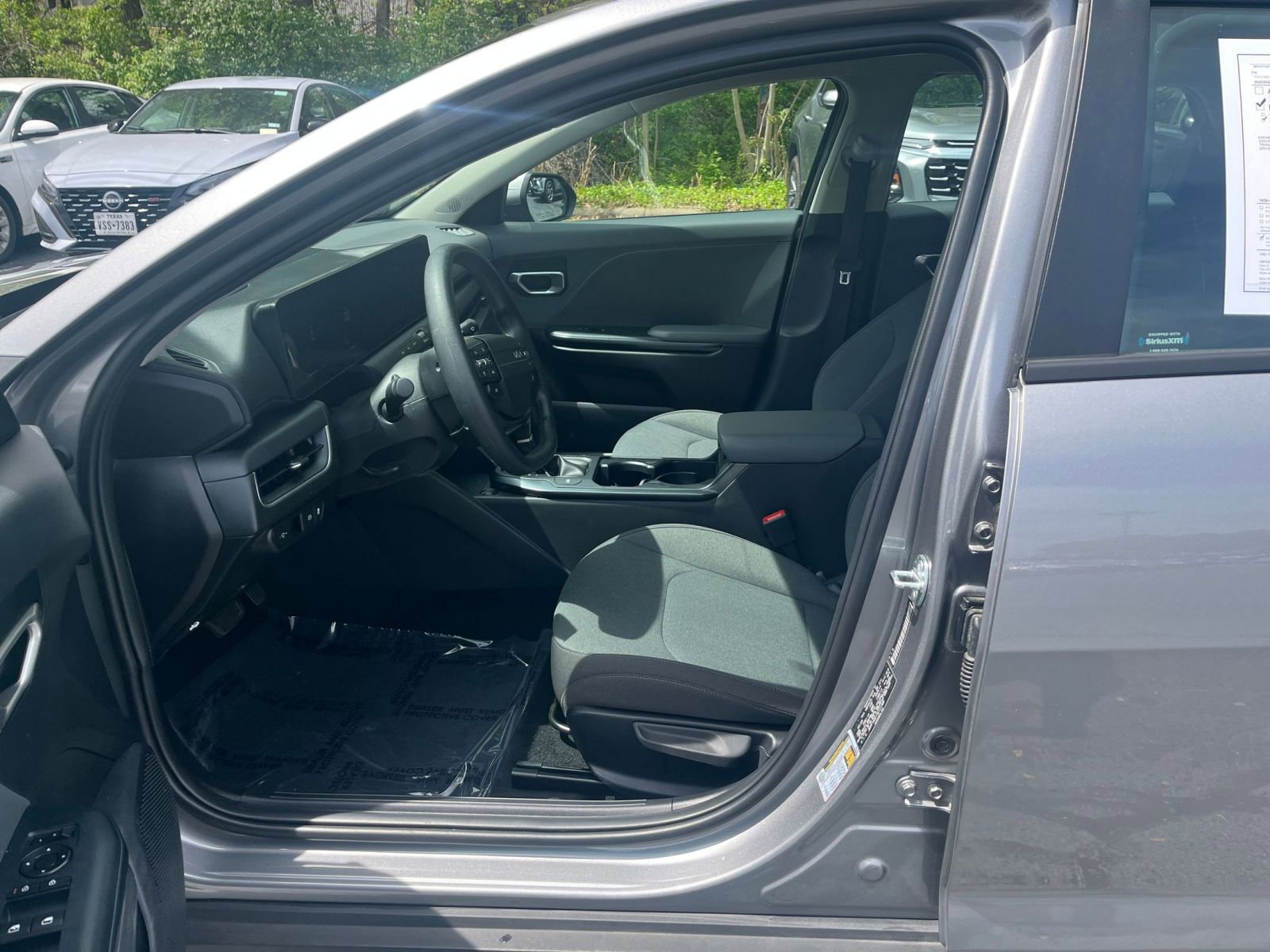 Used 2025 Kia K4 LXS image 23