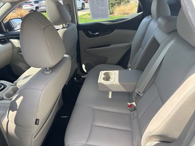 Used 2018 Nissan Rogue Sport SL w/ SL Premium Package image 16