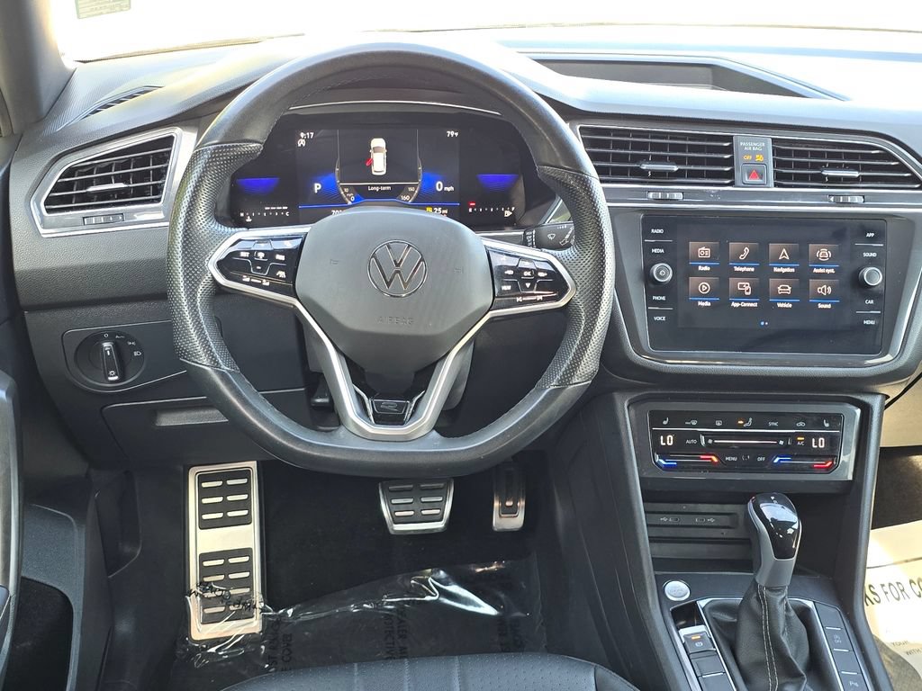 Used 2023 Volkswagen Tiguan SE R-Line FWD image 11