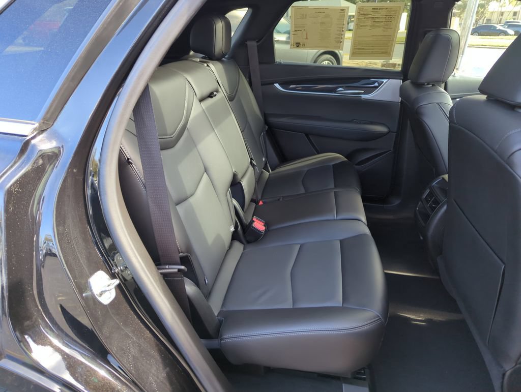 Used 2025 Cadillac XT5 Premium Luxury FWD image 32
