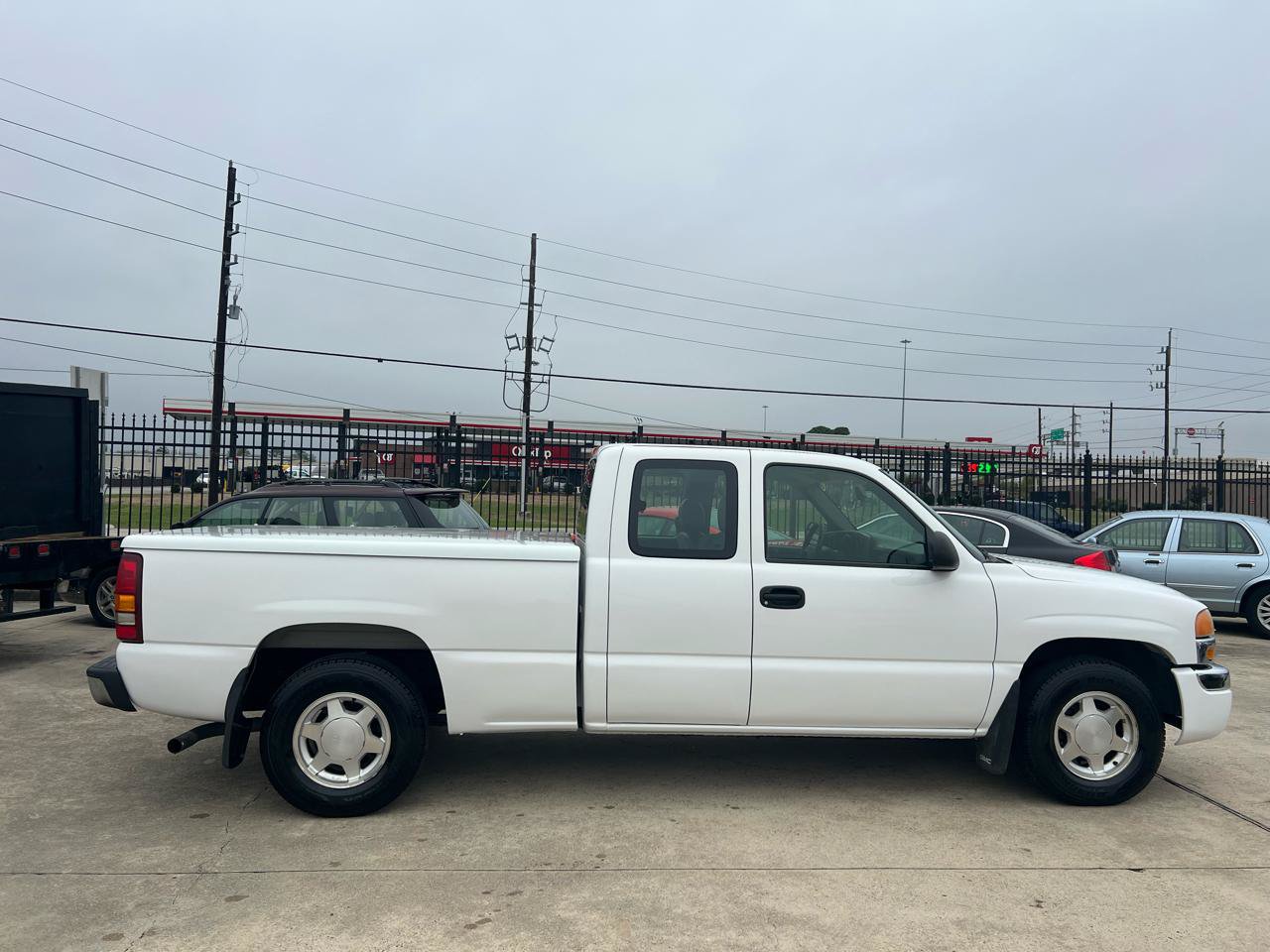 Used 2003 GMC Sierra 1500 2WD Extended Cab w/ Exterior Appearance Package image 5