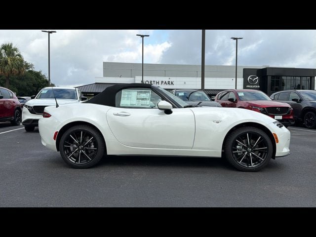 New 2026 MAZDA MX-5 Miata Grand Touring RWD image 3