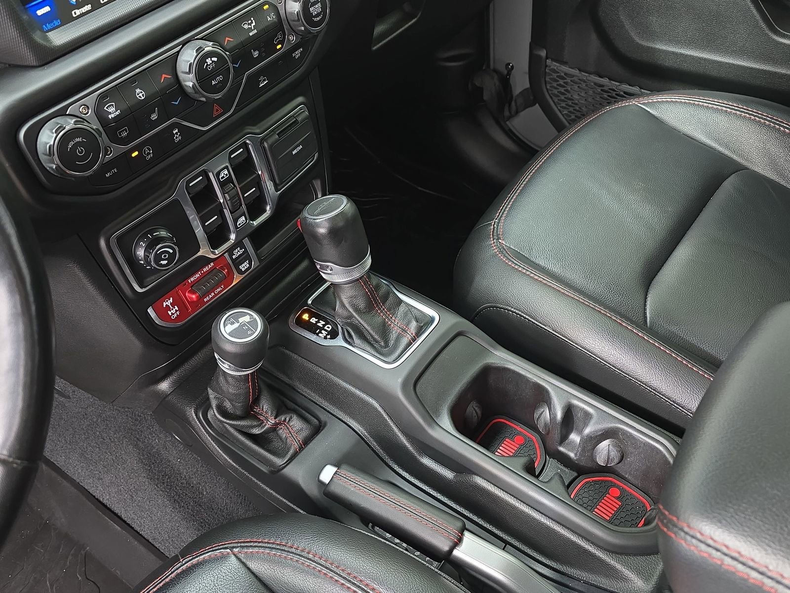 Used 2022 Jeep Gladiator Rubicon w/ LED Lighting Group AWD/4WD image 29