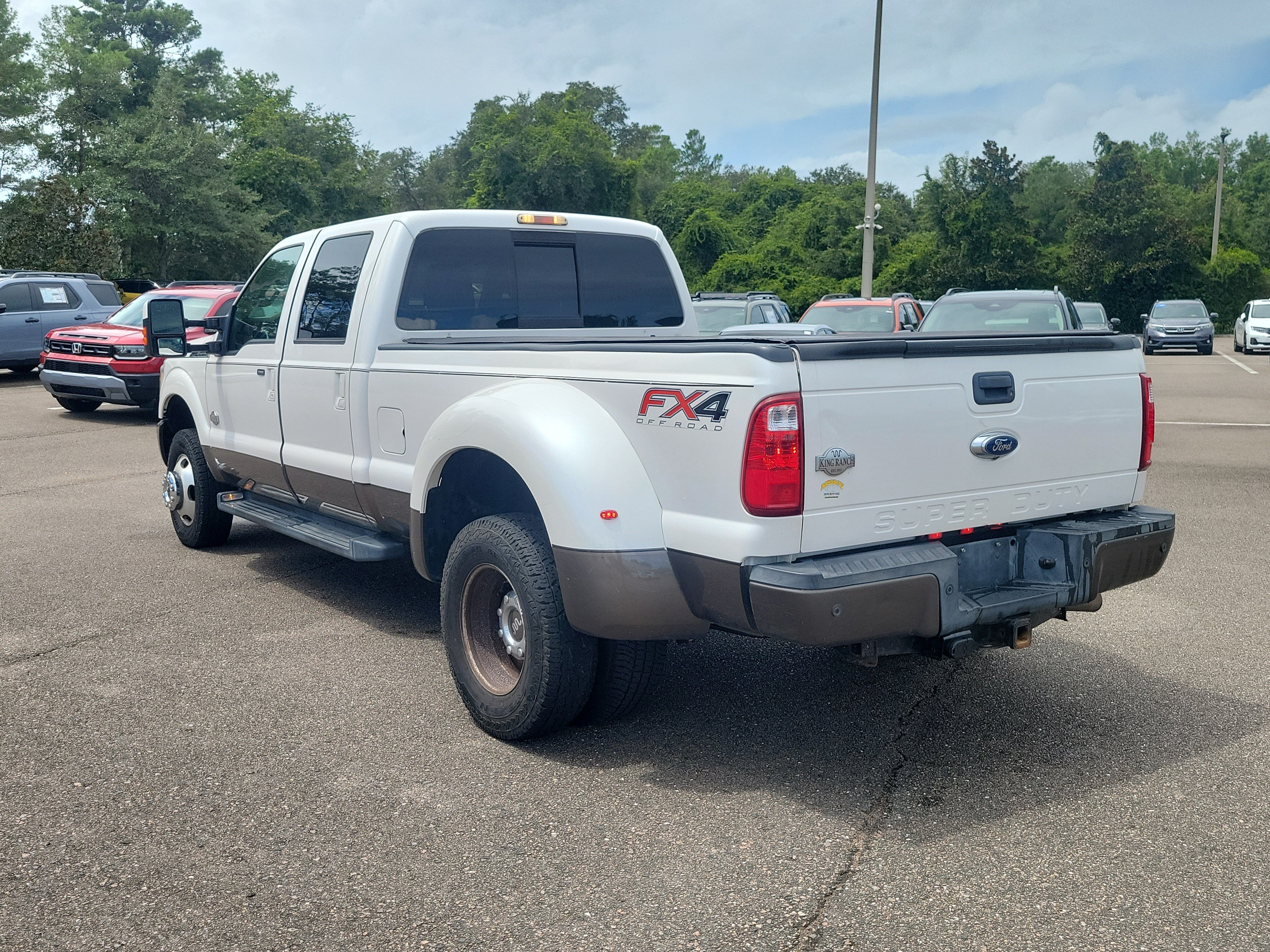Used 2015 Ford F350 King Ranch w/ FX4 Off-Road Package AWD/4WD image 3