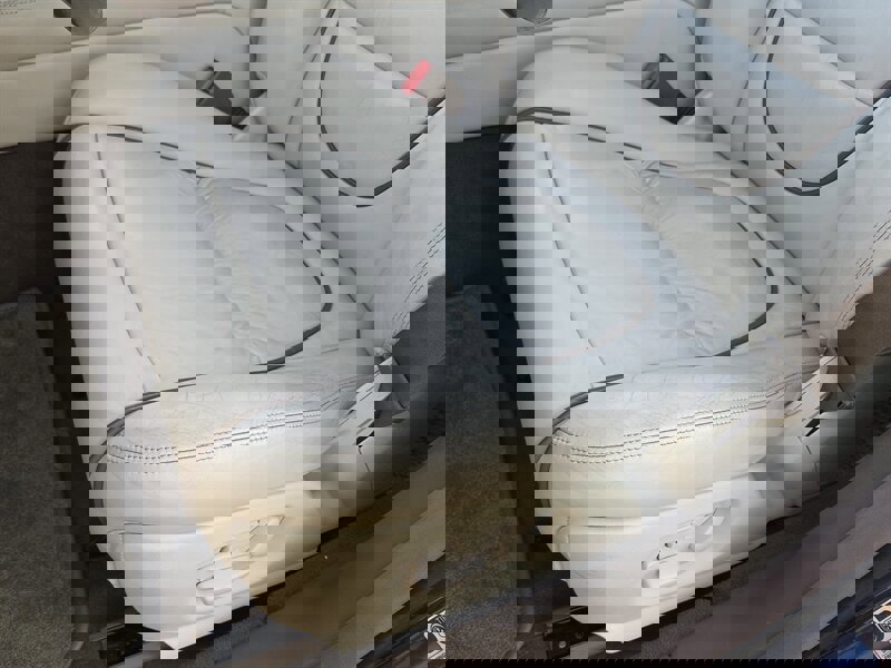 Used 2006 Jaguar XJ8 image 17