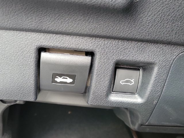 Used 2025 Lexus IS 350 F Sport w/ Accessory Package 2 RWD image 15
