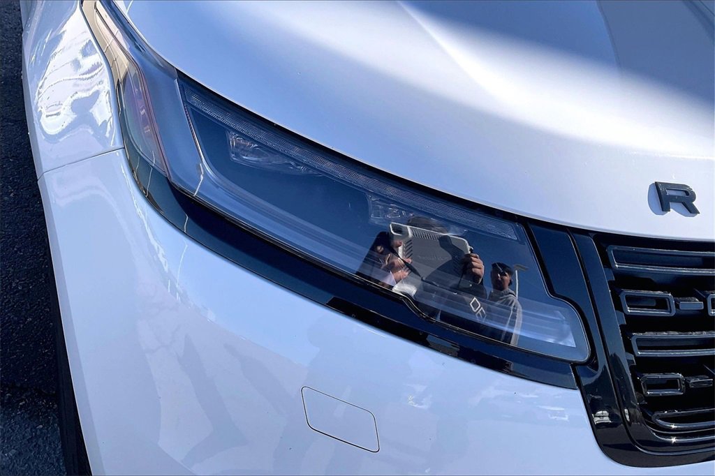 Used 2025 Land Rover Range Rover Velar Dynamic SE image 29