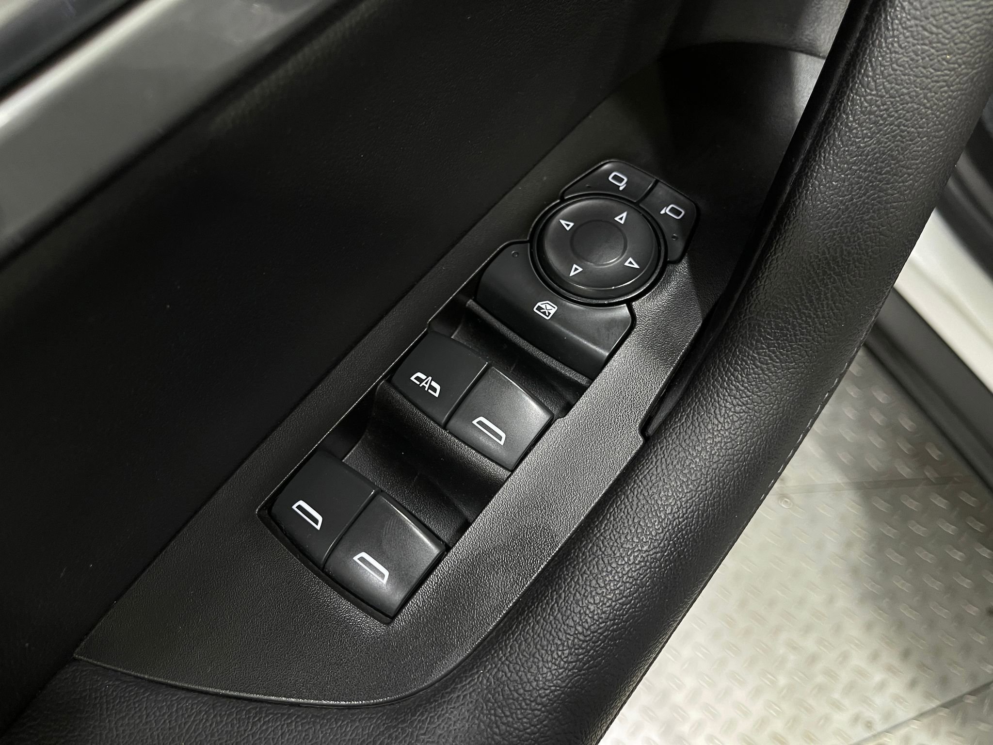 Used 2019 Chevrolet Blazer LT AWD/4WD image 14